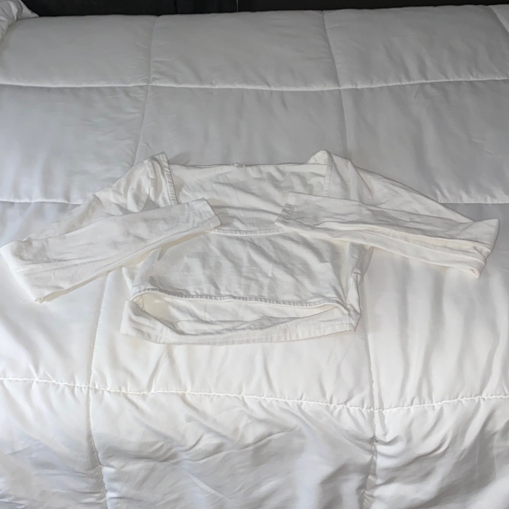GARAGE white long sleeve crop top shirt 🤍